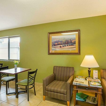 Rodeway Inn & Suites Kearney Eksteriør billede