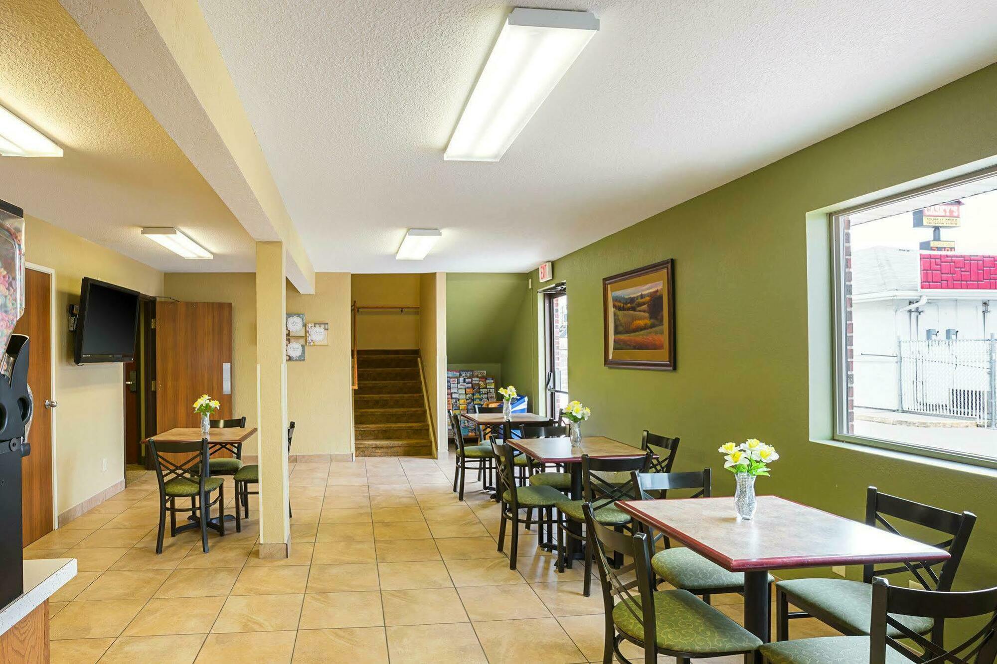 Rodeway Inn & Suites Kearney Eksteriør billede